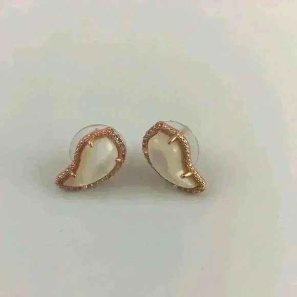 Kendra Scott new Temple in Ivory/blush gold - Picture 1 of 8